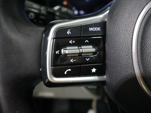 Used 2022 Kia Carnival SX Prestige FWD image 37