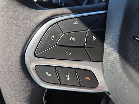 New 2026 Chrysler Pacifica Limited w/ Uconnect Theater Family Group FWD image 28