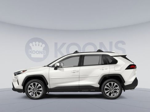 Used 2024 Toyota RAV4 XLE w/ Convenience Package image 4