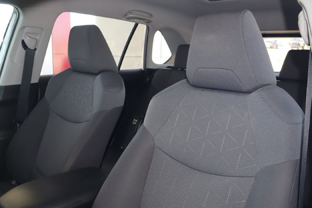 Used 2020 Toyota RAV4 XLE FWD image 15