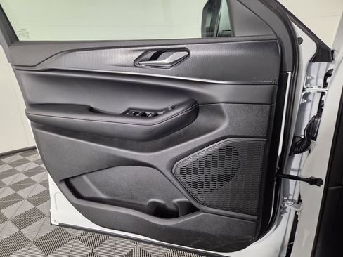 New 2025 Jeep Grand Cherokee Laredo w/ MOPAR Finishing Package image 22