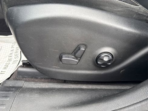 Used 2018 Jeep Cherokee Limited image 39