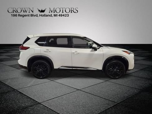 Used 2024 Nissan Rogue Platinum w/ Platinum Premium Package AWD/4WD image 2