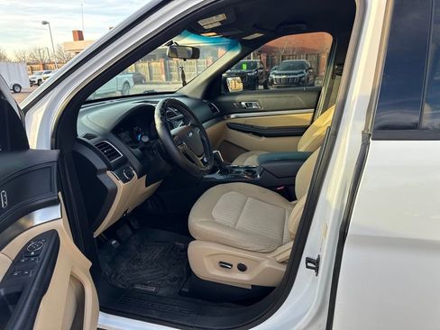 Used 2017 Ford Explorer FWD image 9
