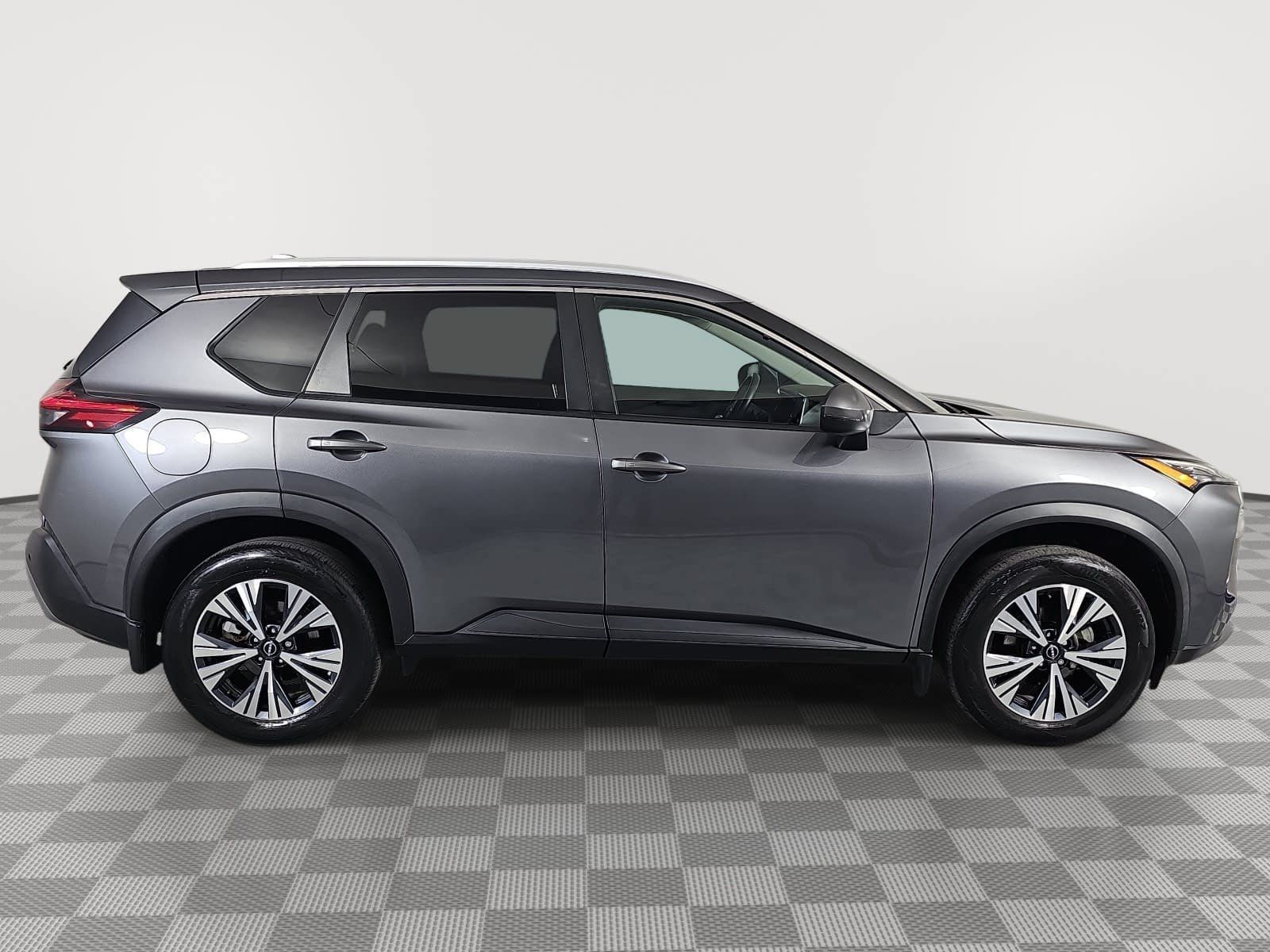 Used 2022 Nissan Rogue SV w/ SV Premium Package AWD/4WD image 9