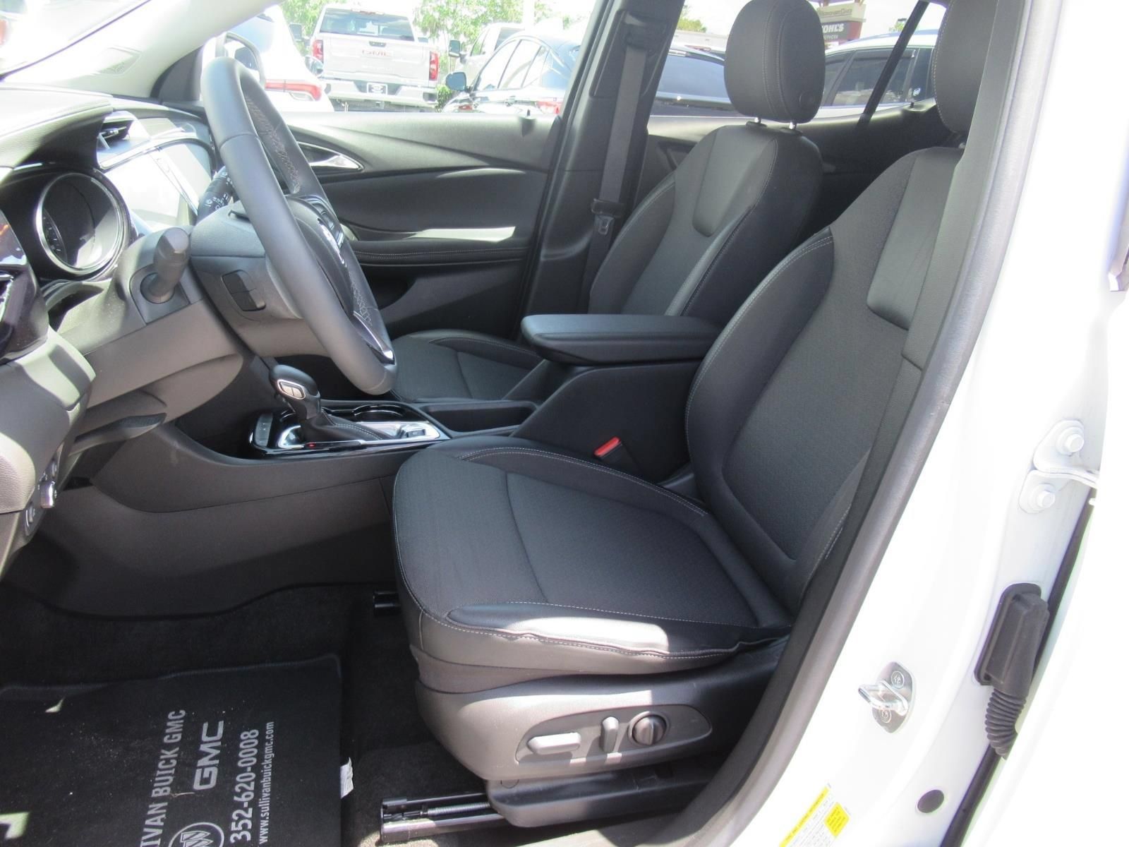 Used 2023 Buick Encore GX Preferred w/ Cold Weather Comfort Package FWD image 18