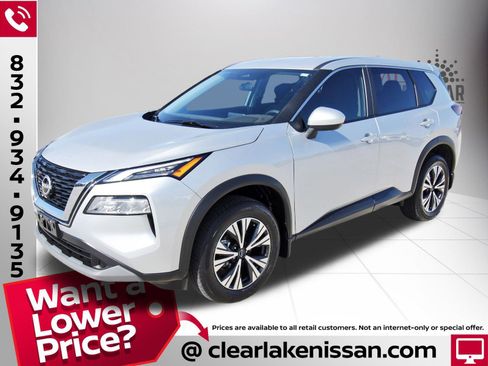 Used 2023 Nissan Rogue SV image 3