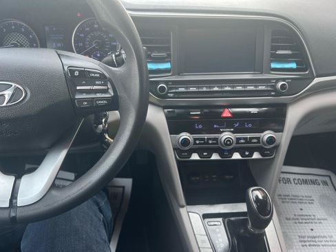 Used 2020 Hyundai Elantra SEL FWD image 20