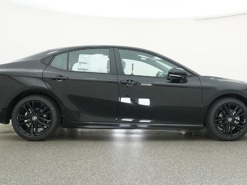 Used 2026 Toyota Camry SE image 30