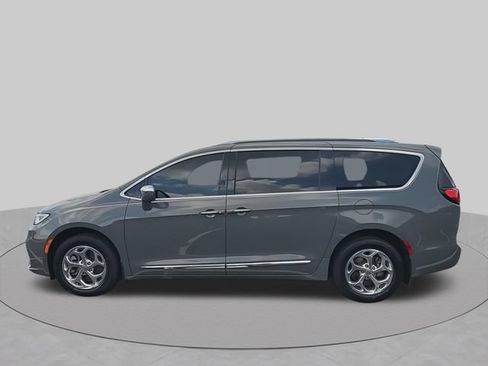 Used 2021 Chrysler Pacifica Limited AWD/4WD image 5