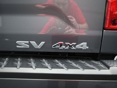 Used 2024 Nissan Titan SV w/ SV Convenience Package image 11