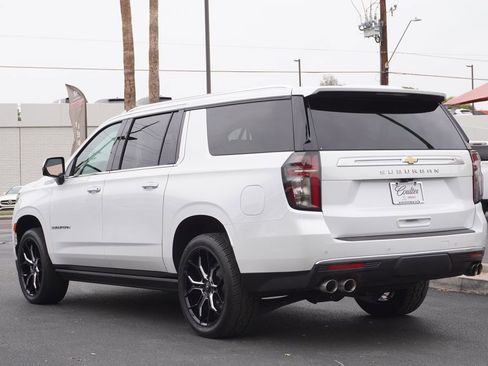Certified 2024 Chevrolet Suburban High Country image 3