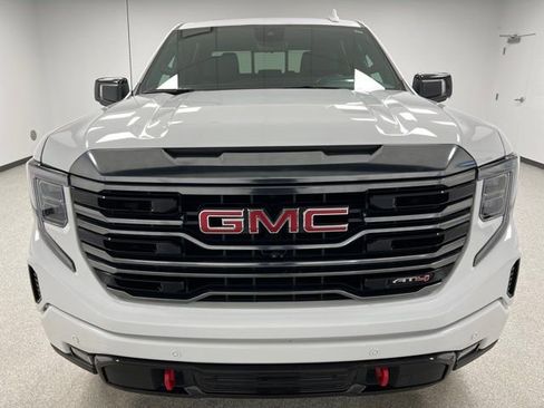 Used 2023 GMC Sierra 1500 AT4 AWD/4WD image 3
