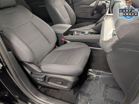 Used 2025 Ford Explorer Active AWD/4WD image 35