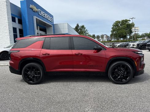 Used 2024 Chevrolet Traverse RS w/ LPO, Floor Liner Package FWD image 2