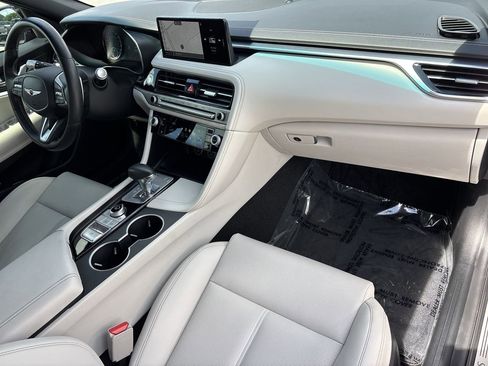 Used 2024 Genesis G70 2.5T RWD image 11