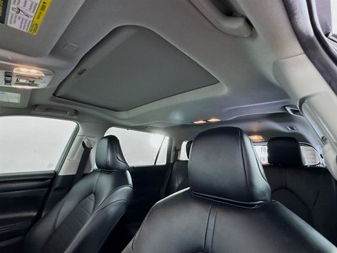 Used 2022 Toyota Highlander XLE image 15