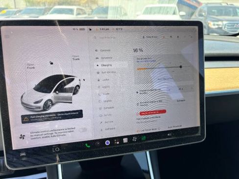 Used 2018 Tesla Model 3 Long Range RWD image 12