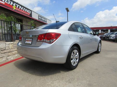 Used 2015 Chevrolet Cruze LS image 4
