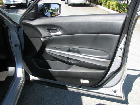 Used 2013 Honda Crosstour EX-L image 12