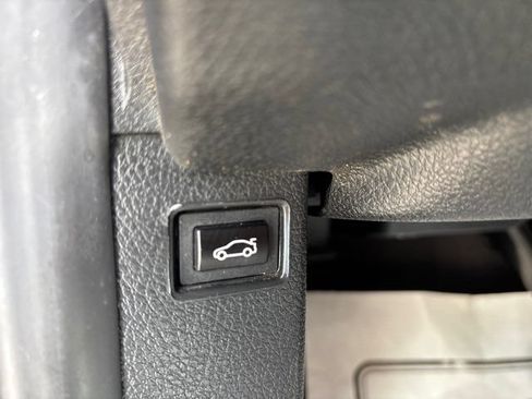 Used 2018 BMW 320i Sedan RWD image 51
