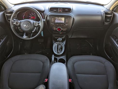 Used 2017 Kia Soul + image 13