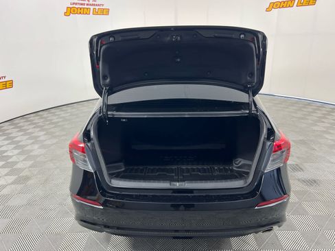 Used 2023 Honda Civic Sport image 5