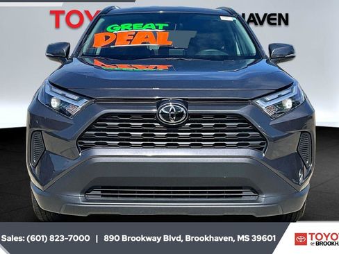 Used 2025 Toyota RAV4 XLE AWD/4WD image 3