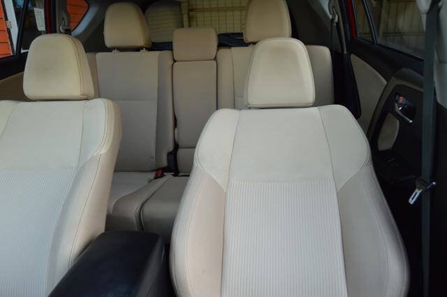 Used 2014 Toyota RAV4 XLE AWD/4WD image 16
