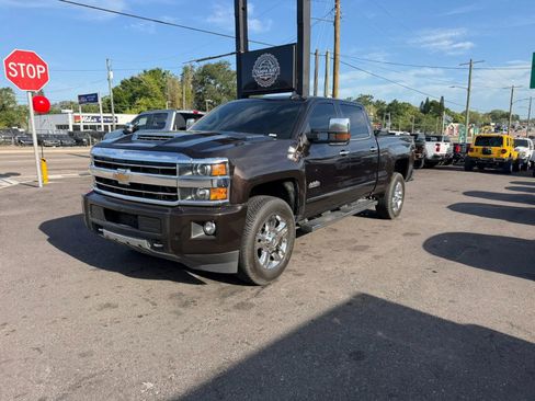 Used 2019 Chevrolet Silverado 2500 High Country w/ Duramax Plus Package image 2