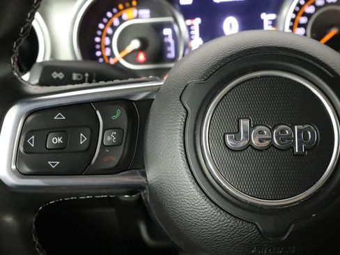 Used 2022 Jeep Wrangler Unlimited Sahara AWD/4WD image 8