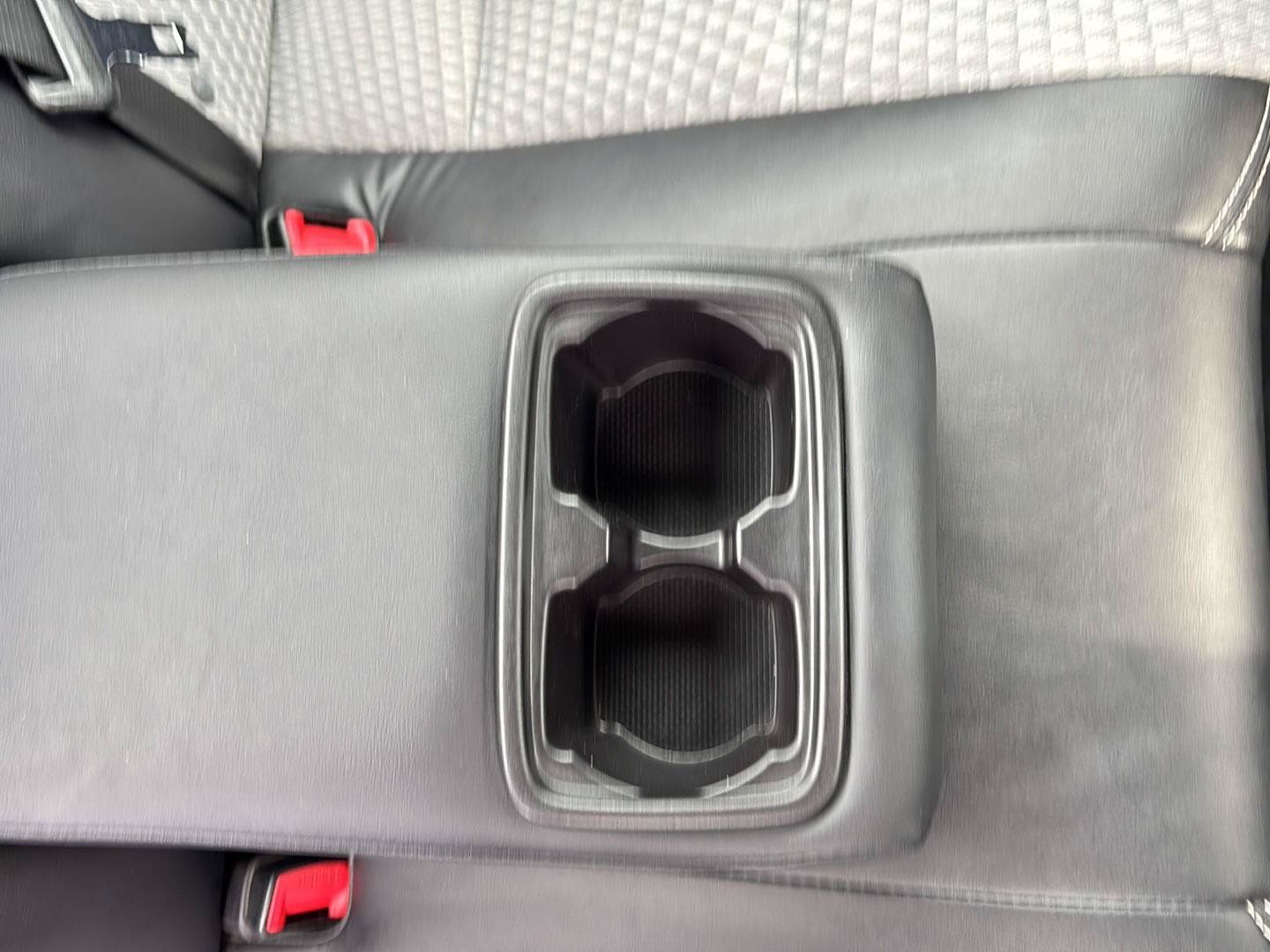 Used 2012 Toyota Camry SE FWD image 18