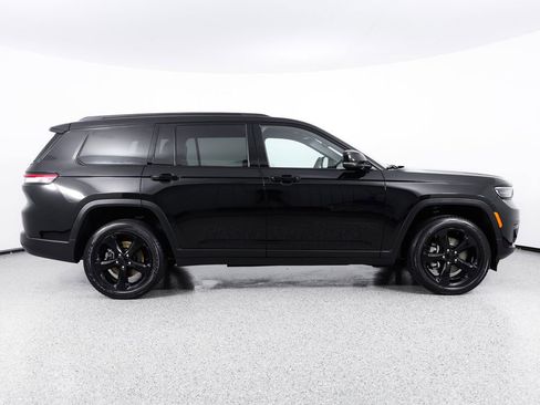 Used 2024 Jeep Grand Cherokee L Altitude AWD/4WD image 8