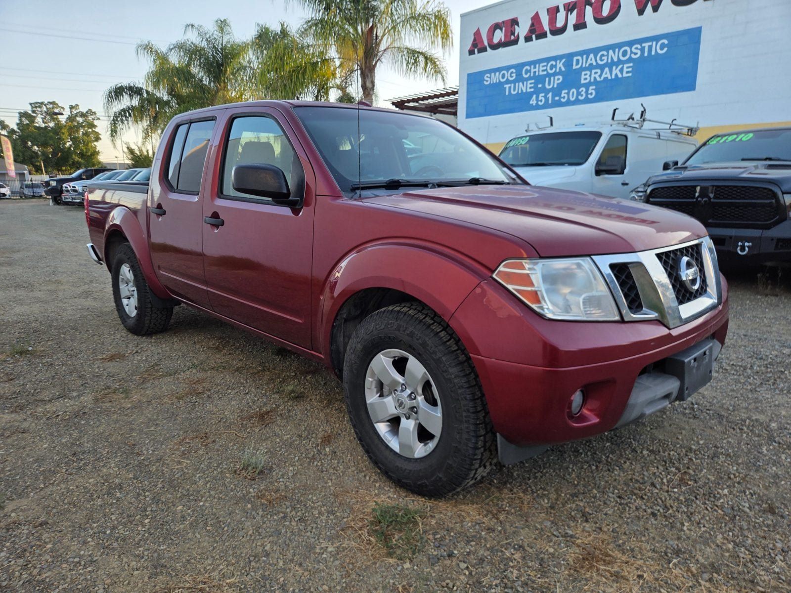 Used 2013 Nissan Frontier SV w/ SV Value Truck Pkg RWD image 5
