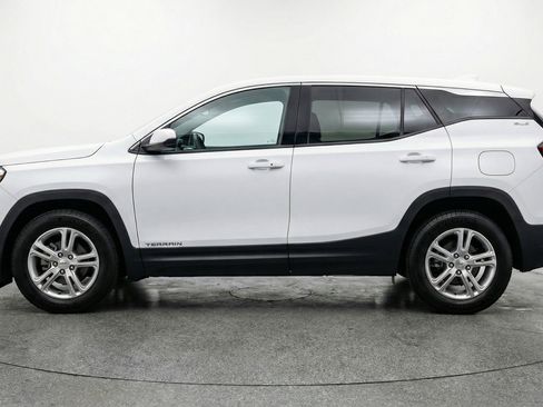 Used 2024 GMC Terrain SLT image 5