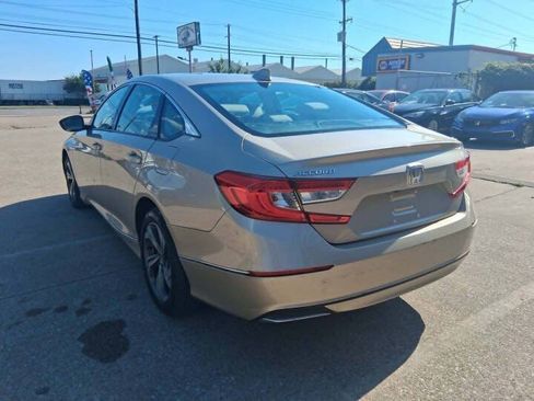 Used 2018 Honda Accord EX image 9