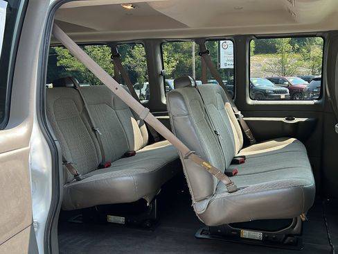 Used 2020 Chevrolet Express 3500 LT w/ LT Preferred Equipment Group image 17