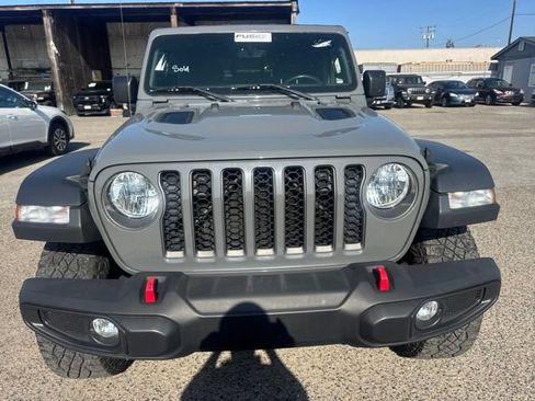 Used 2022 Jeep Gladiator Rubicon AWD/4WD image 2