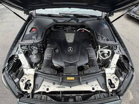Used 2017 Mercedes-Benz E 400 4MATIC Wagon image 39