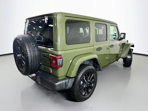 Used 2024 Jeep Wrangler Unlimited Sahara AWD/4WD image 7