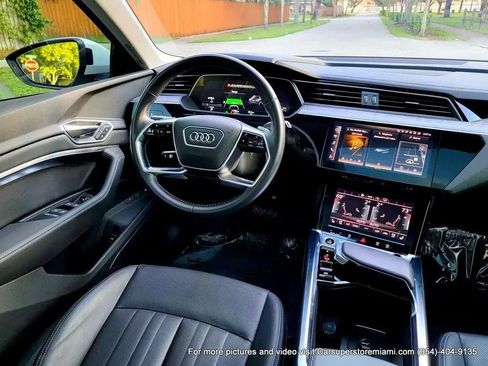Used 2021 Audi e-tron Premium Plus w/ Premium Plus Package image 36