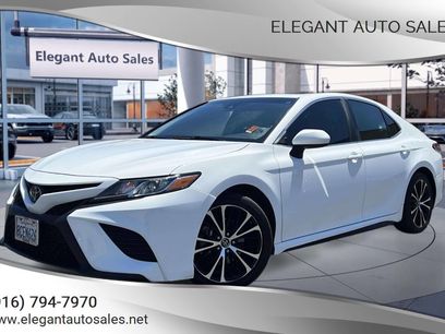 Used 2018 Toyota Camry SE w/ Moonroof Package
