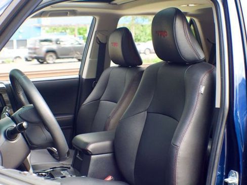 Used 2021 Toyota 4Runner TRD Off-Road Premium w/ Moonroof Package AWD/4WD image 19