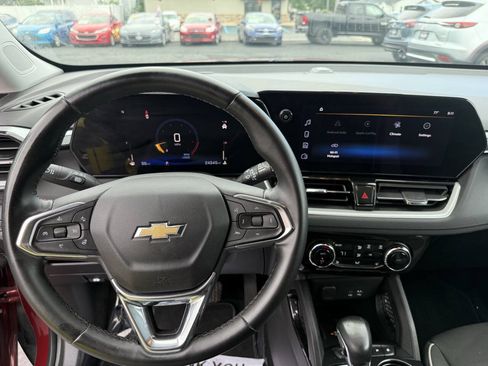 Used 2024 Chevrolet TrailBlazer LT w/ Convenience Package FWD image 19