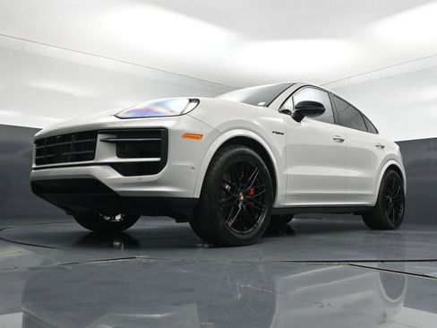 New 2025 Porsche Cayenne S AWD/4WD image 24