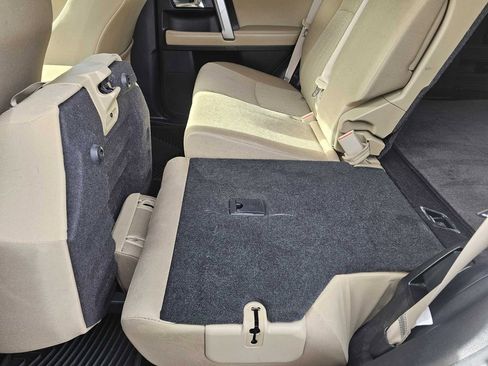 Used 2016 Toyota 4Runner SR5 image 28