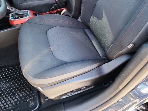 Used 2022 Jeep Renegade Trailhawk image 17