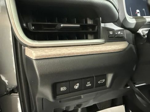 Used 2025 Toyota Grand Highlander AWD Hybrid image 21
