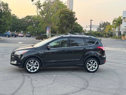 Used 2014 Ford Escape Titanium w/ Equipment Group 401A FWD image 3