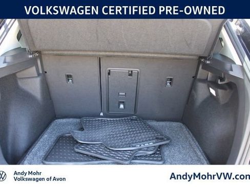Used 2025 Volkswagen Taos SE w/ Panoramic Sunroof Package AWD/4WD image 11